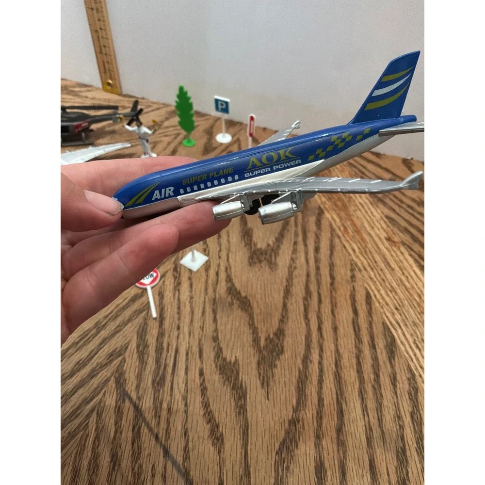 [Aviation] Unisex Unbranded Airport Playset OS Multicolor